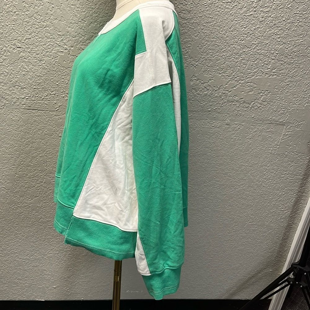 Green and White Sweatshirt - Picture 4 of 4